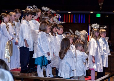 Nativity singing angels